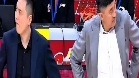 阿尔马达一记精彩远射让大马丁瞠目结舌，队友们赞不绝口